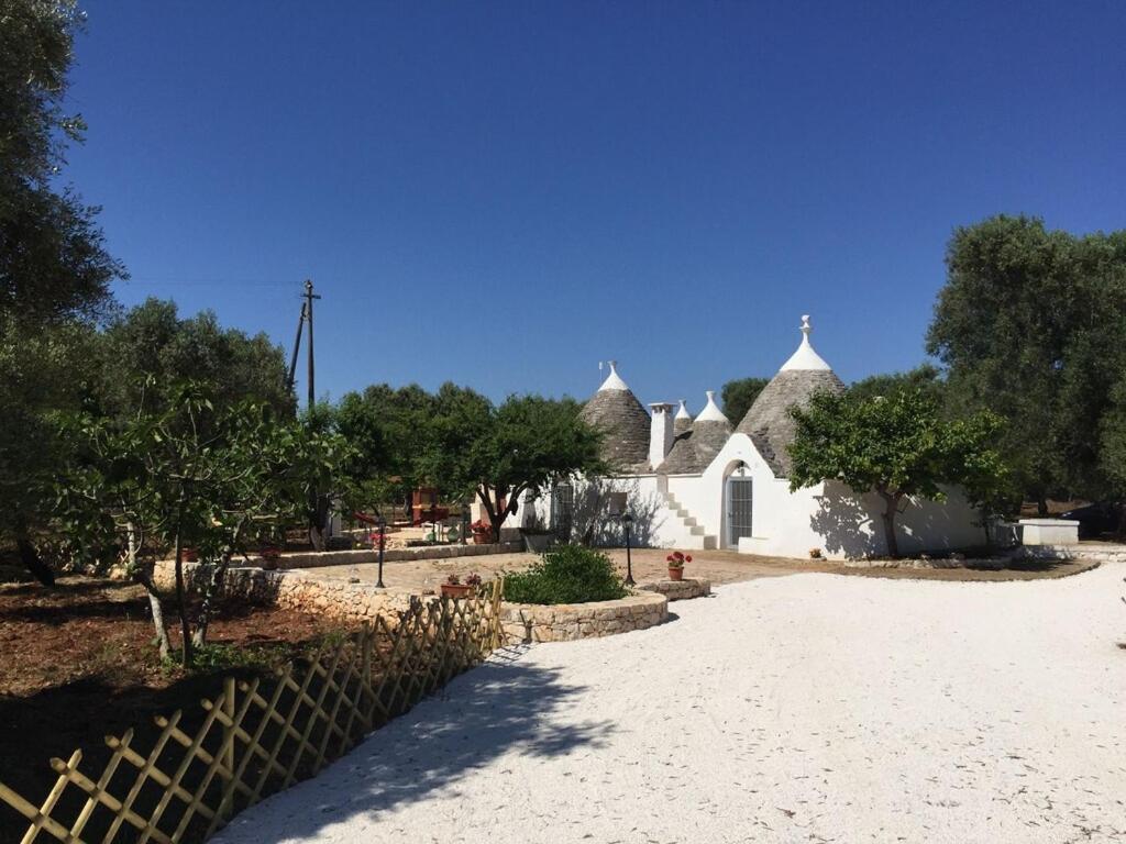 Chateaux Des Trulli سان ميكيلي سالنتينو المظهر الخارجي الصورة